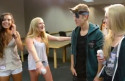 Justin Bieber Surprises Lucky Fans!