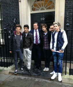 music-david-cameron-with-one-direction