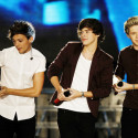Watch One Direction have a dance-off against their band live on stage!