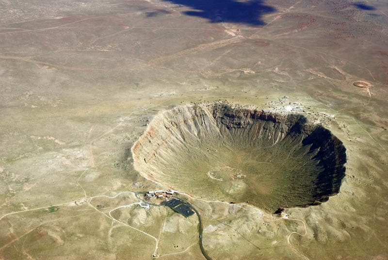 giant-barringer-meteor-crater-arizona-1