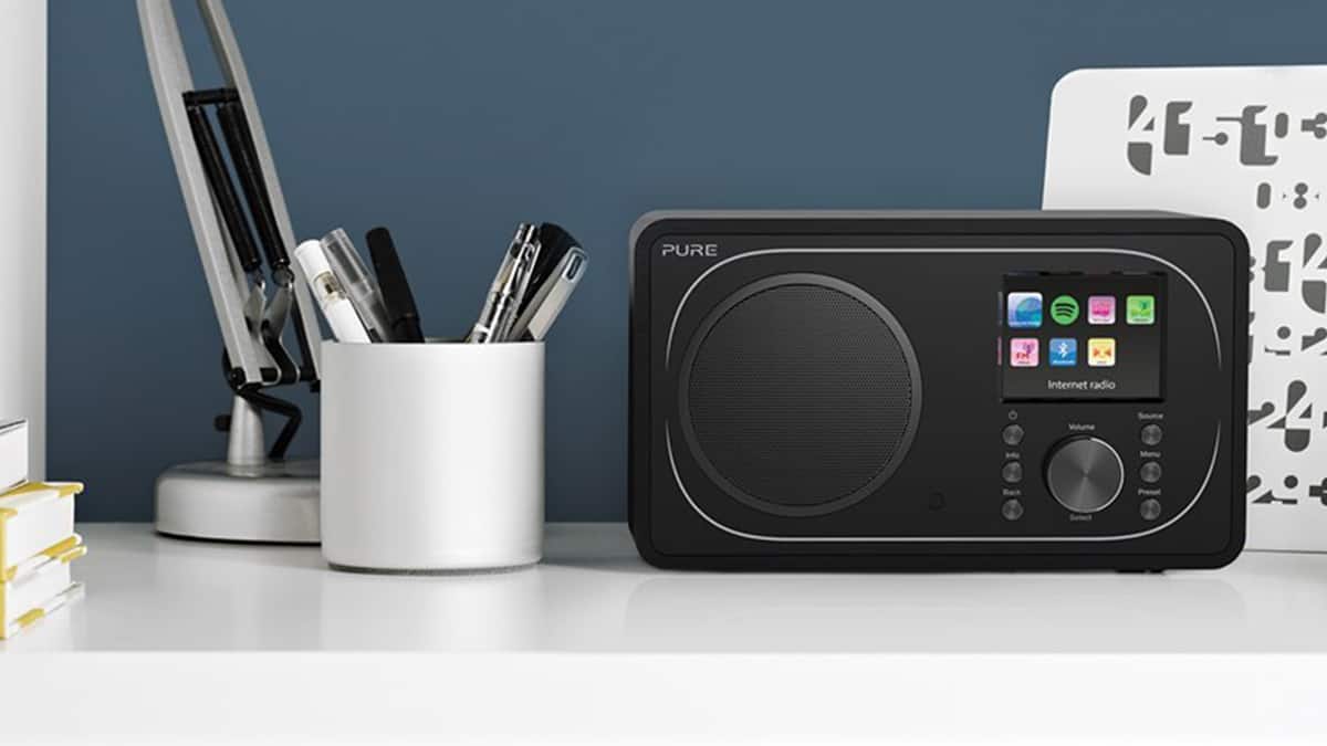 How do radios know what song is playing? Fun Kids the UK's children