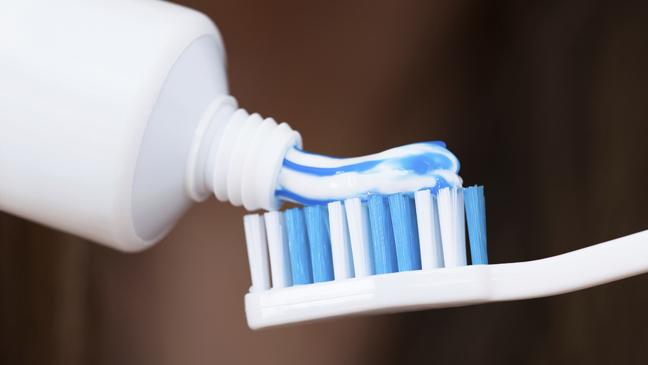 toothpaste-uses-136398490045503901-150604140617