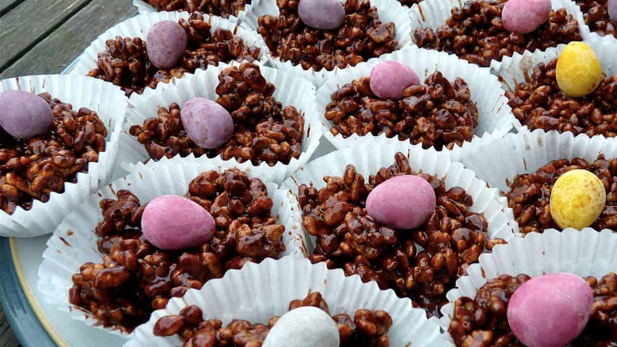 Chocolate Rice Krispie Cakes Fun Kids The Uk S Children S Radio Station