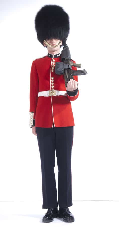So Whats It Like To Be A Queens Guard At Buckingham Palace - queens guard costume