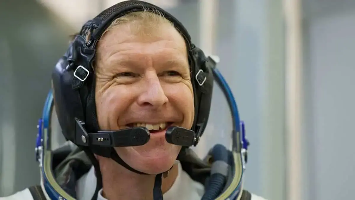 Tim Peake brushing his teeth in space!