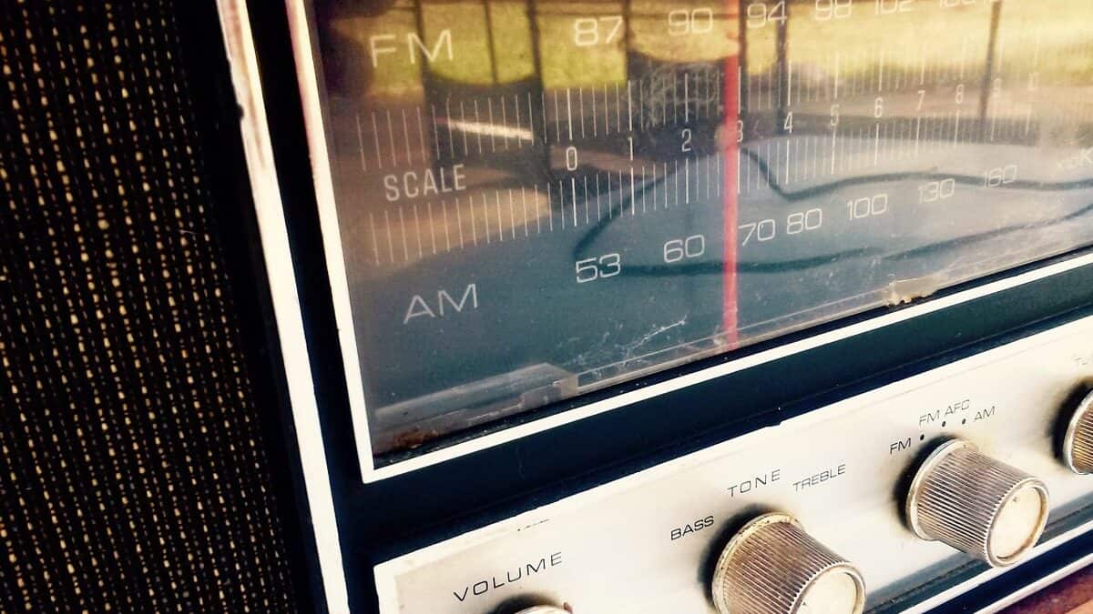 AM, FM, Digital and Online Radio Stations. What's the difference