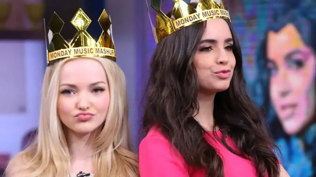 Listen to Dove Cameron & Sofia Carson – Better Together (from âDescendants: Wicked Worldâ) on Fun Kids Radio!