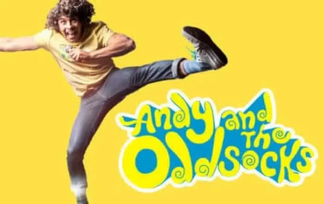 Andy from Andy and The Oddsocks chats tour, Odd Socks Day on Monday 12th November!