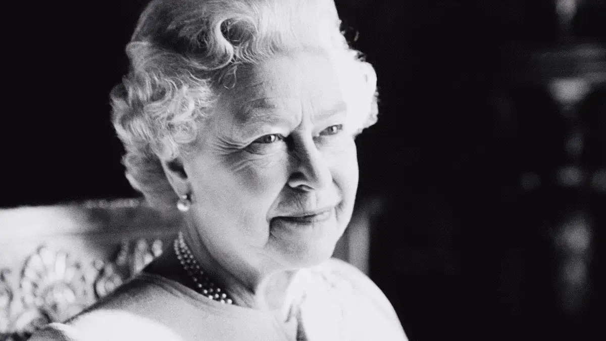 Top 10 Facts About Queen Elizabeth ll!