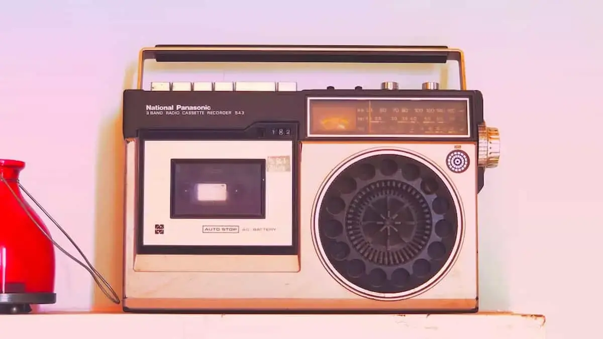 Radio (Communication in Space: Zoom to the Moon)